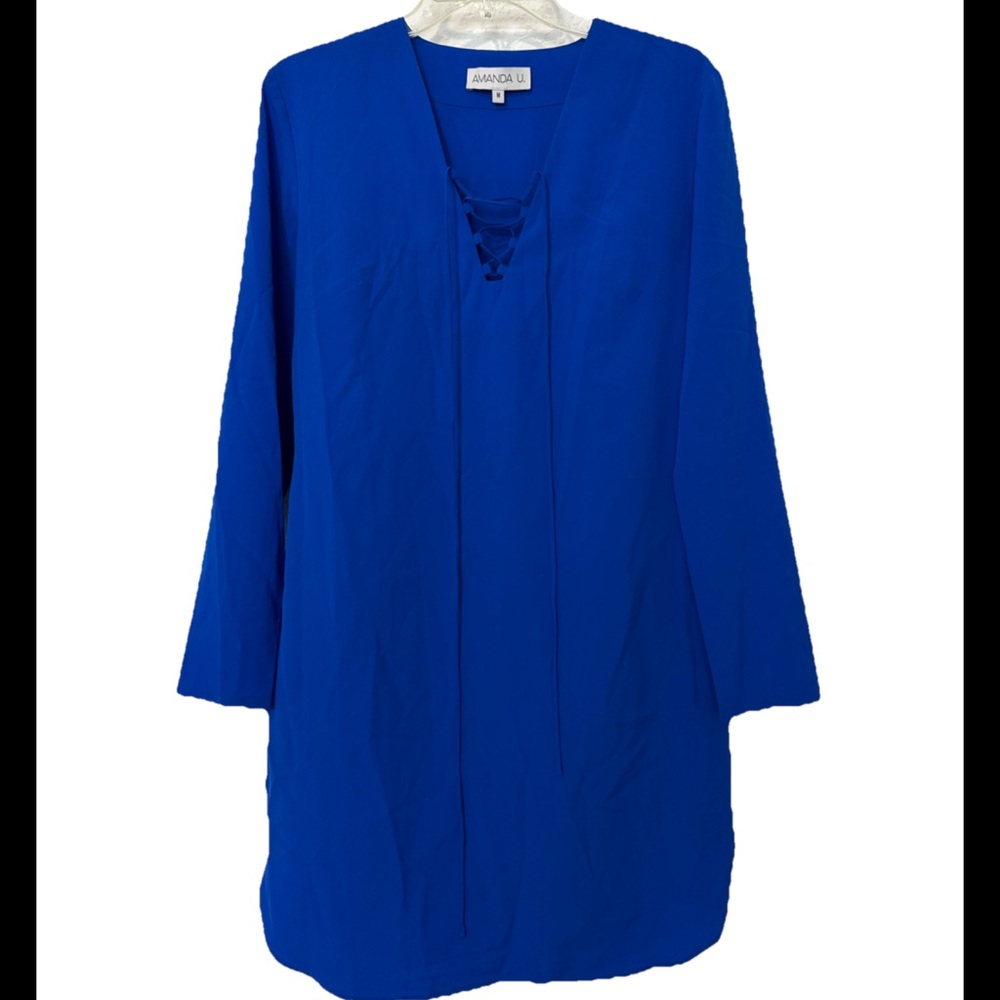 Amanda U size M EUC beautiful royal blue color. Great for beach brunch resort
